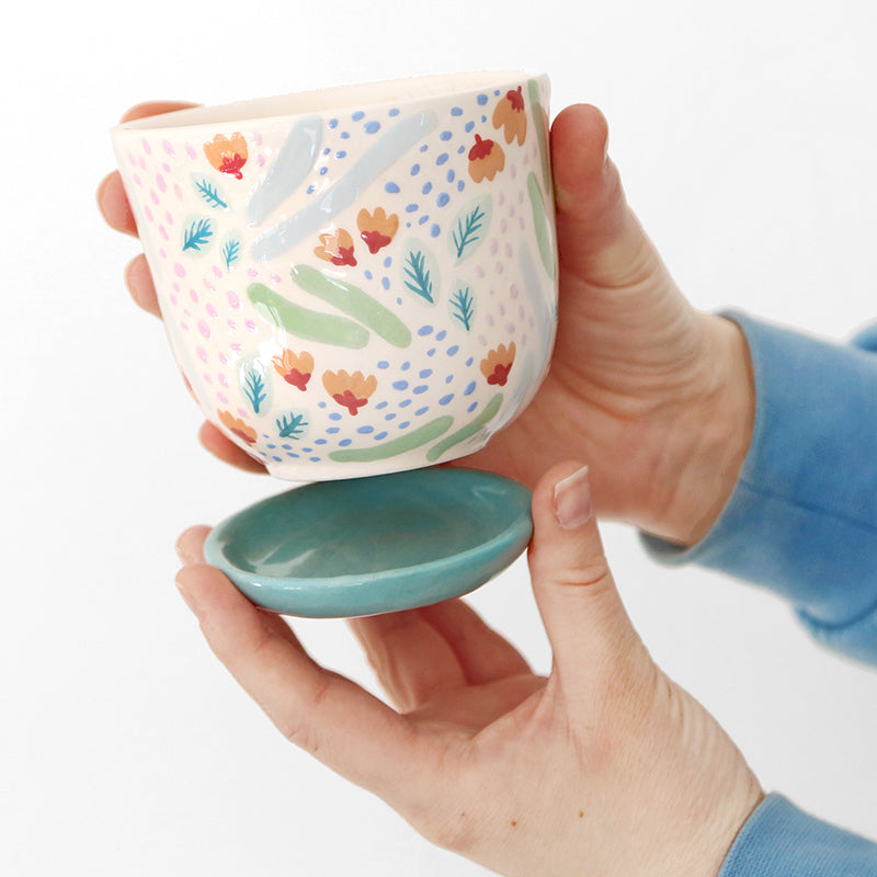 "Flowering garden" pot + matching plate