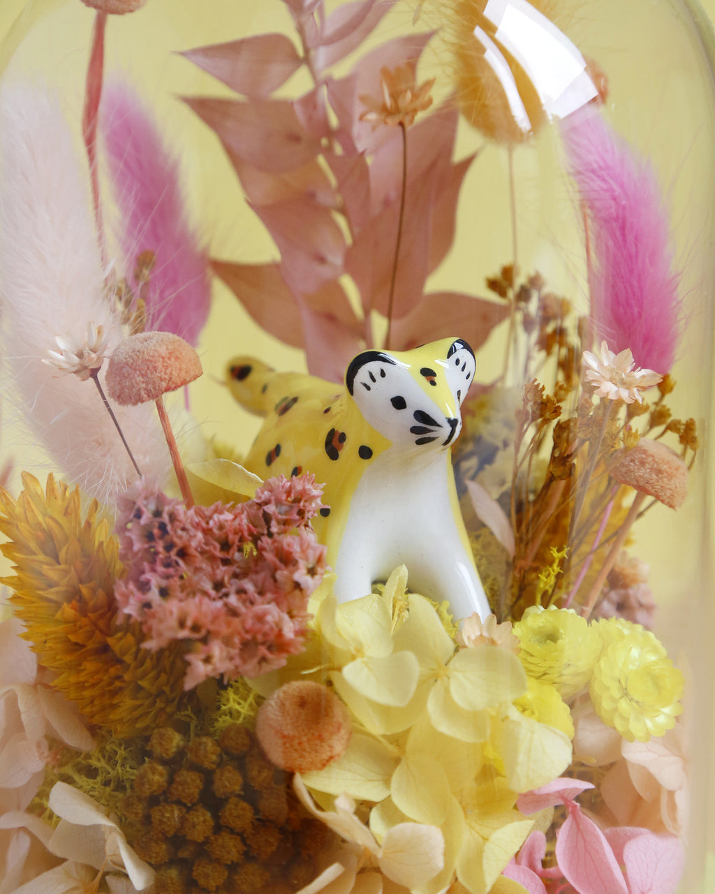 The leopard and the yellow savanna